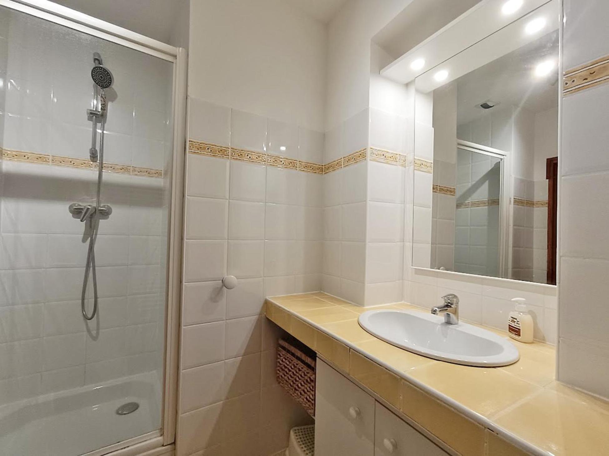 Le Petit Cerf, T3, Wifi, Cave Apartment Bagnères-de-Luchon Exterior foto